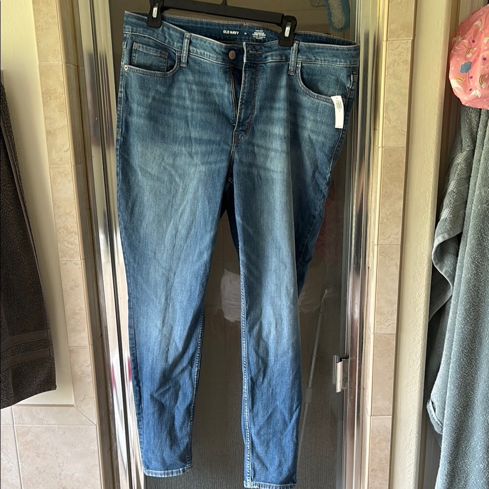NWT Old Navy Rockstar Super Skinny Jeans